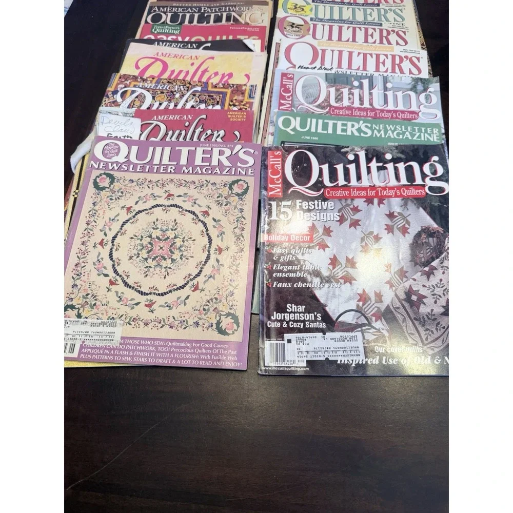 Lot of 26 Quilting Magazines Quiltmakee Quilters Newsletter 1984-2009